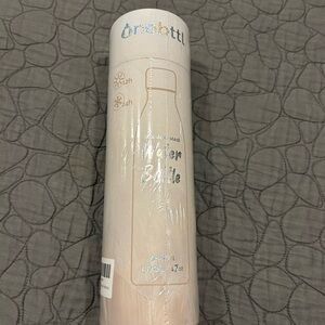 NWT Chicago Skyline Water Bottle
